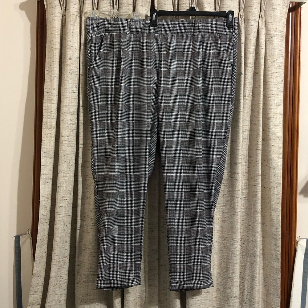 Torrid Houndstooth Cigarette Pant